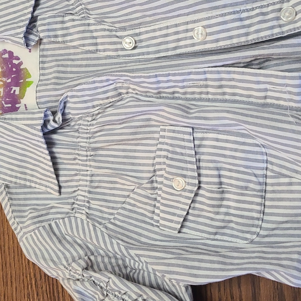 Gray Striped 3 Quarter Sleeve Button Up Shirt - Picture 2 of 5